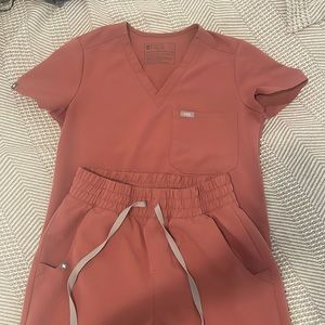 COPY - Figs mauve scrub set